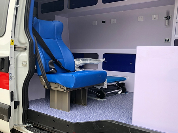 依維柯歐勝救護(hù)車(chē)